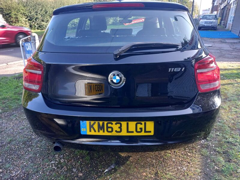 BMW 1 SERIES
