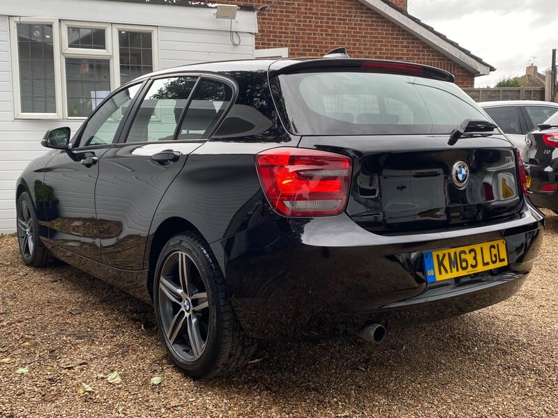 BMW 1 SERIES