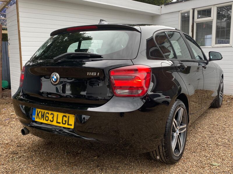 BMW 1 SERIES