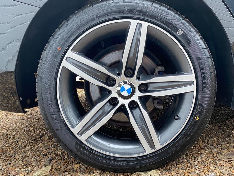 BMW 1 SERIES