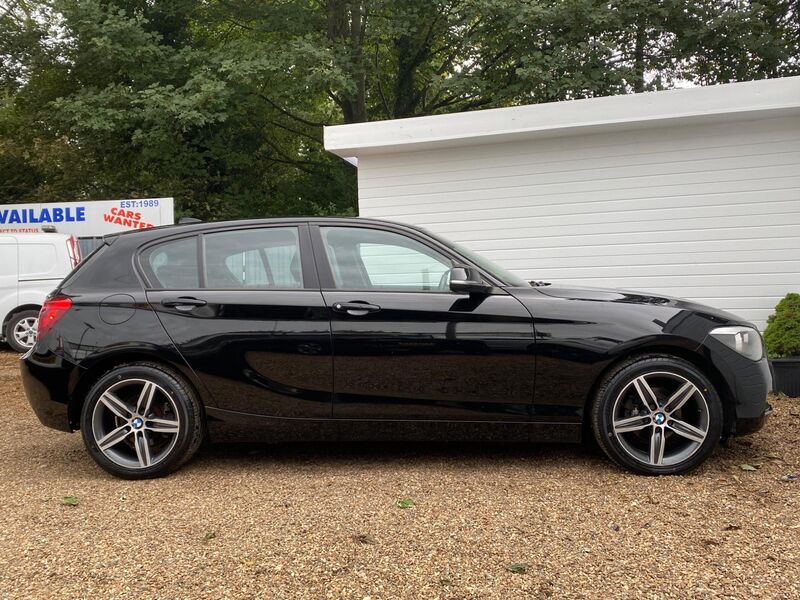 BMW 1 SERIES