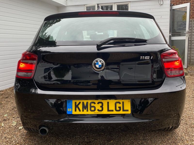 BMW 1 SERIES