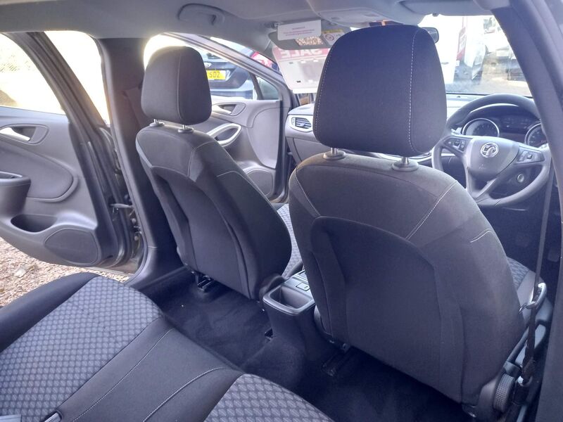 VAUXHALL ASTRA