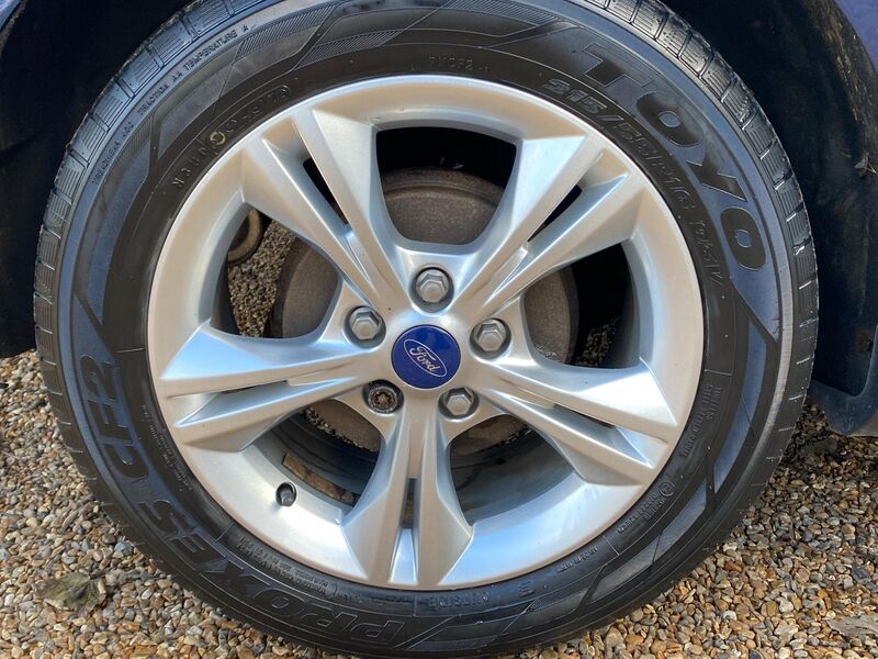 FORD FOCUS