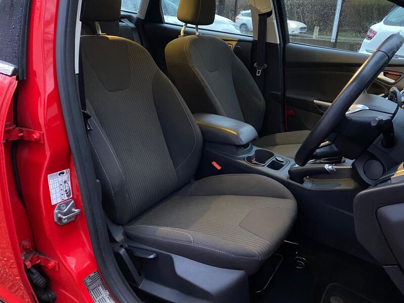 FORD FOCUS