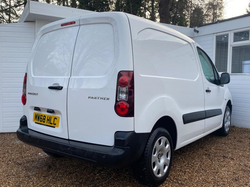 PEUGEOT PARTNER