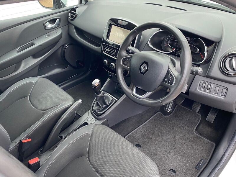 View RENAULT CLIO 0.9 TCe Dynamique Nav Euro 6 (s/s) 5dr