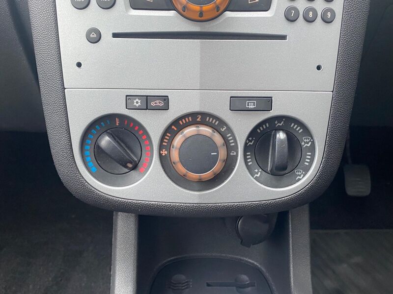 VAUXHALL CORSA