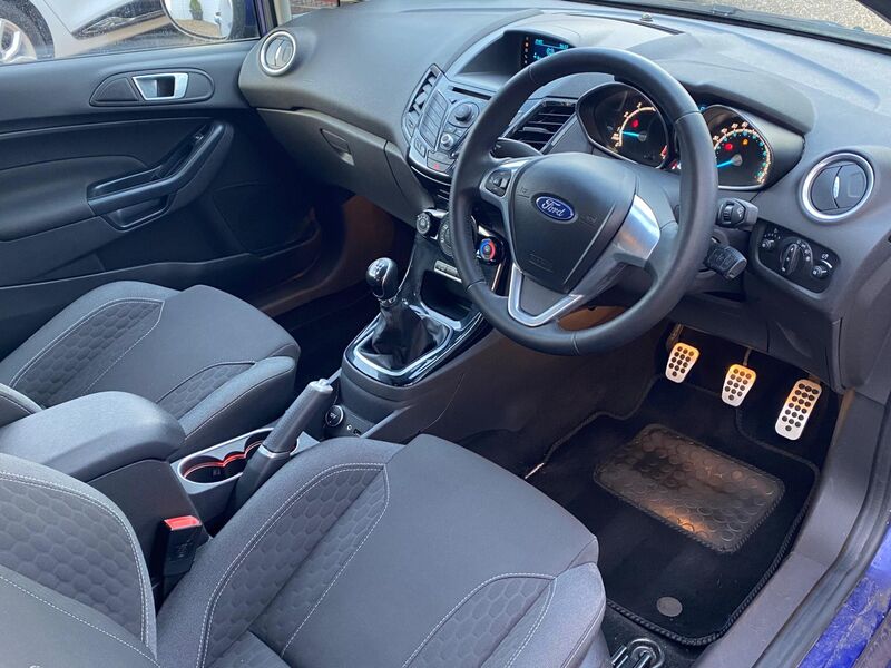 FORD FIESTA