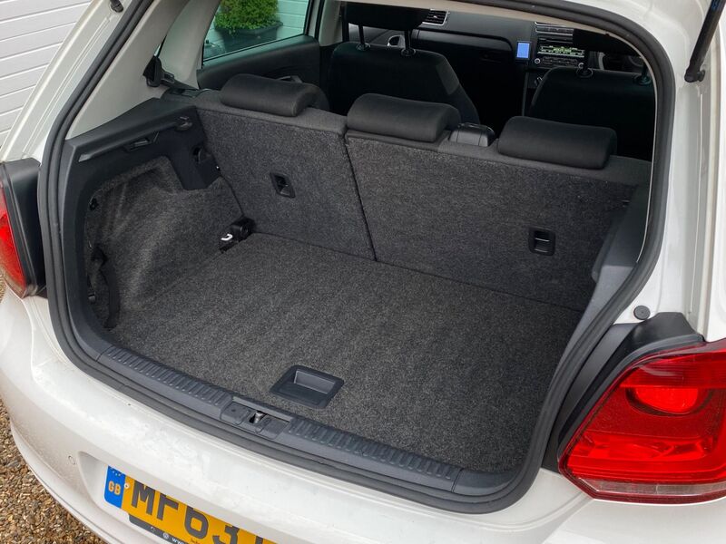 VOLKSWAGEN POLO