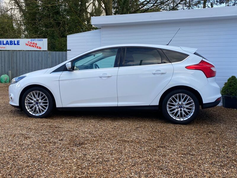 View FORD FOCUS 1.0T EcoBoost Zetec Euro 5 (s/s) 5dr