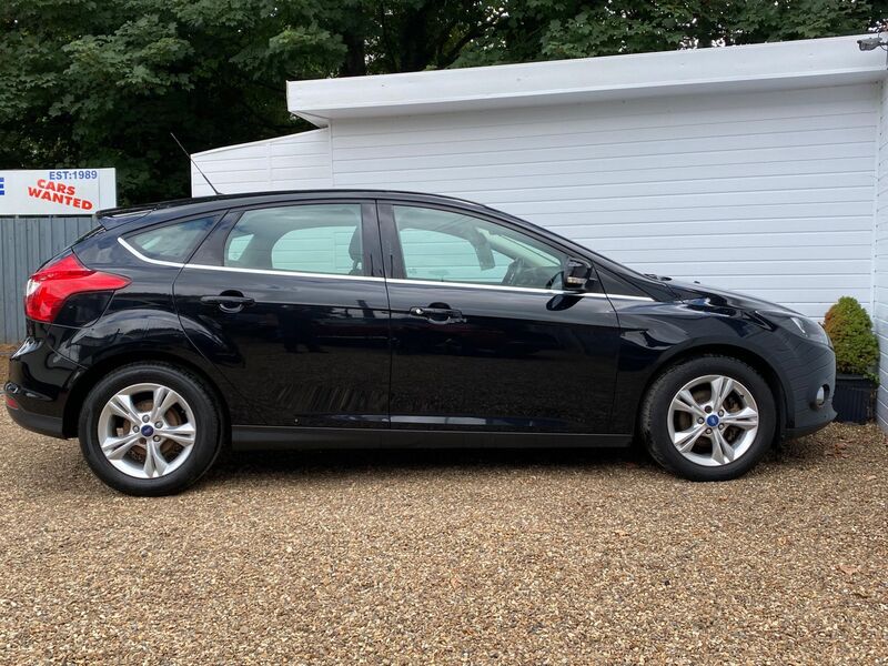 View FORD FOCUS 1.0T EcoBoost Zetec Euro 5 (s/s) 5dr