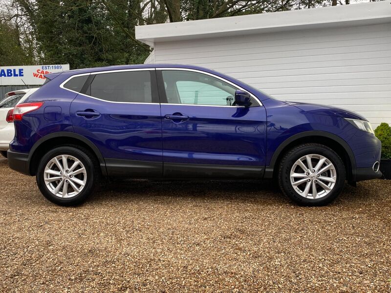 View NISSAN QASHQAI 1.2 DIG-T Acenta Premium 2WD Euro 5 (s/s) 5dr