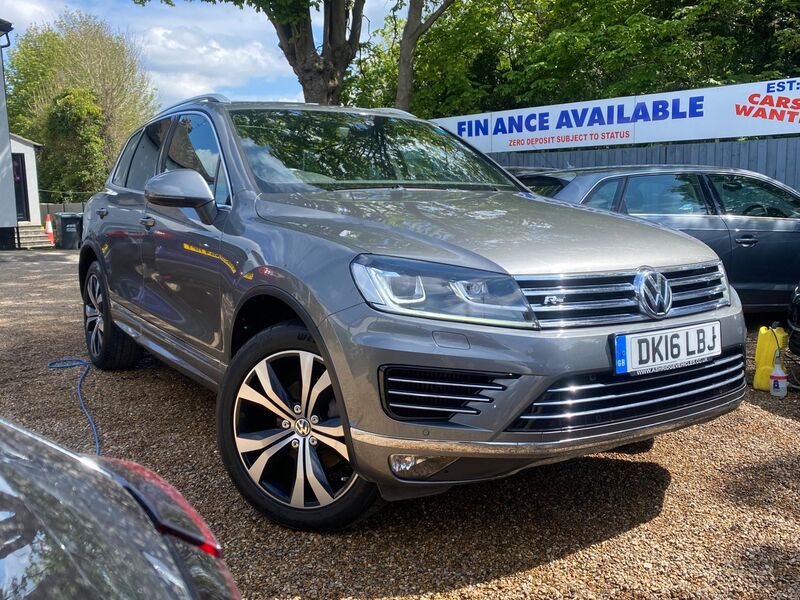 View VOLKSWAGEN TOUAREG 3.0 TDI V6 BlueMotion Tech R-Line Tiptronic 4WD Euro 6 (s/s) 5dr