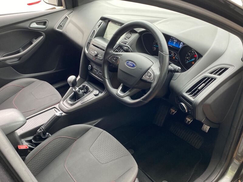 View FORD FOCUS 1.5T EcoBoost ST-Line Euro 6 (s/s) 5dr