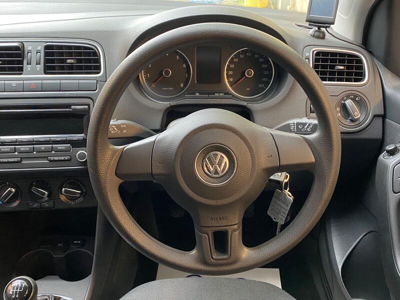 VOLKSWAGEN POLO
