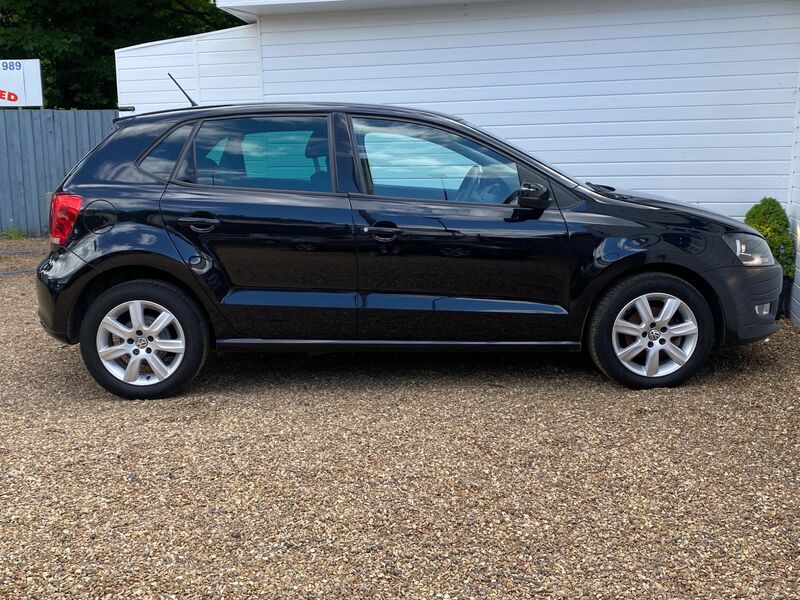 VOLKSWAGEN POLO