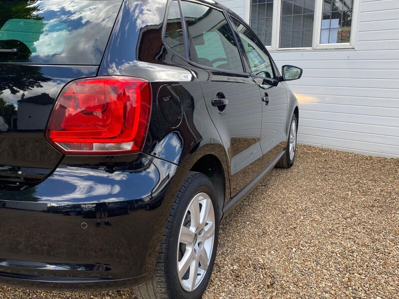 VOLKSWAGEN POLO