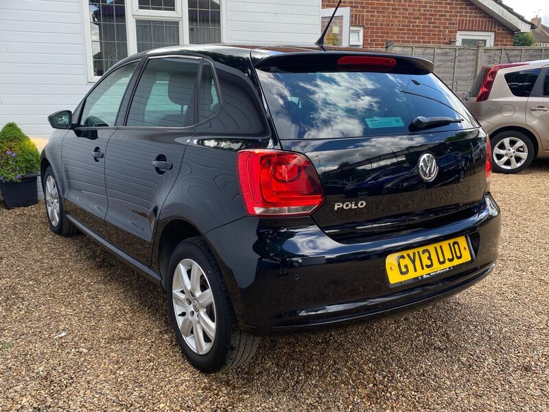 VOLKSWAGEN POLO
