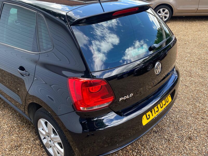 VOLKSWAGEN POLO