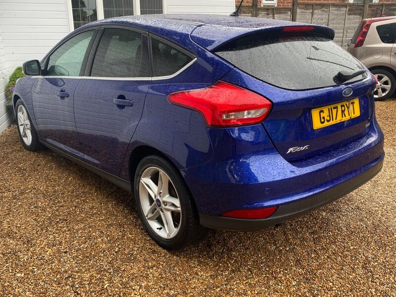 View FORD FOCUS 1.0T EcoBoost Zetec Euro 6 (s/s) 5dr