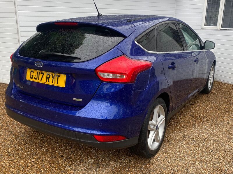 FORD FOCUS