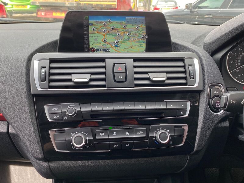 BMW 1 SERIES