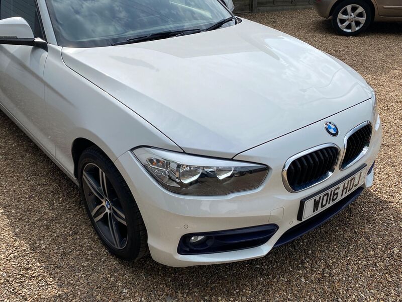 BMW 1 SERIES