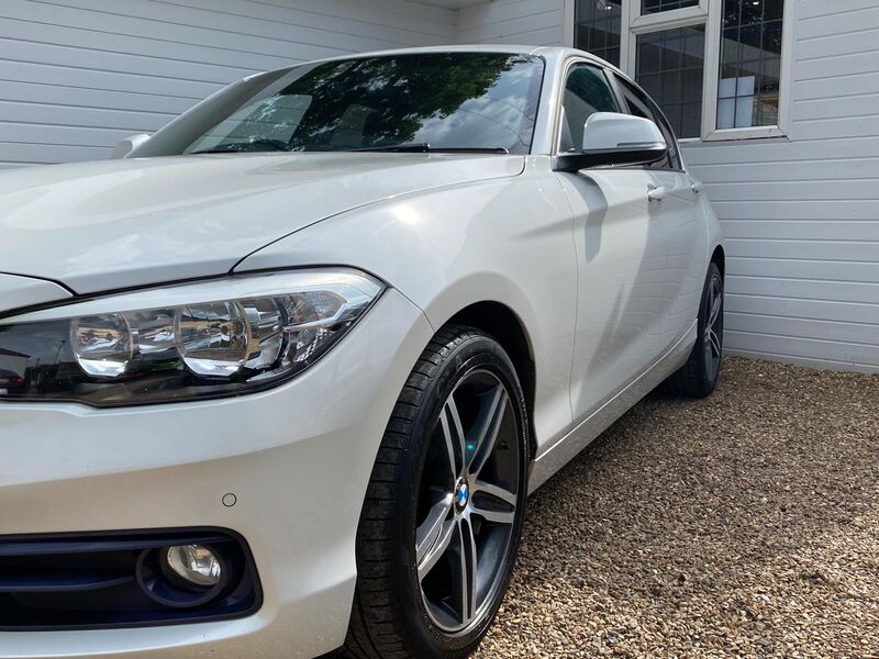 BMW 1 SERIES