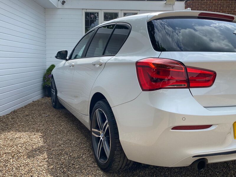 BMW 1 SERIES