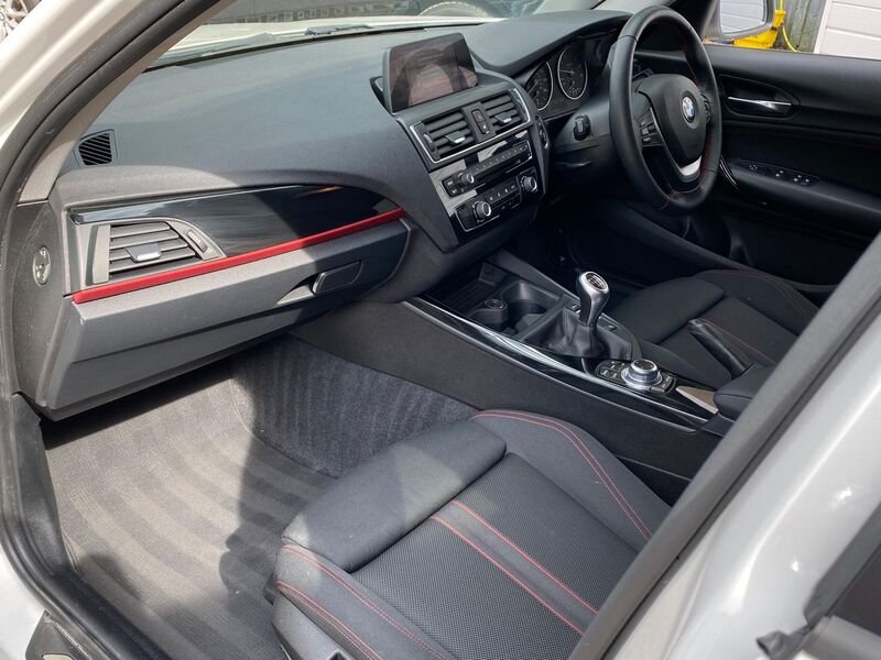 BMW 1 SERIES
