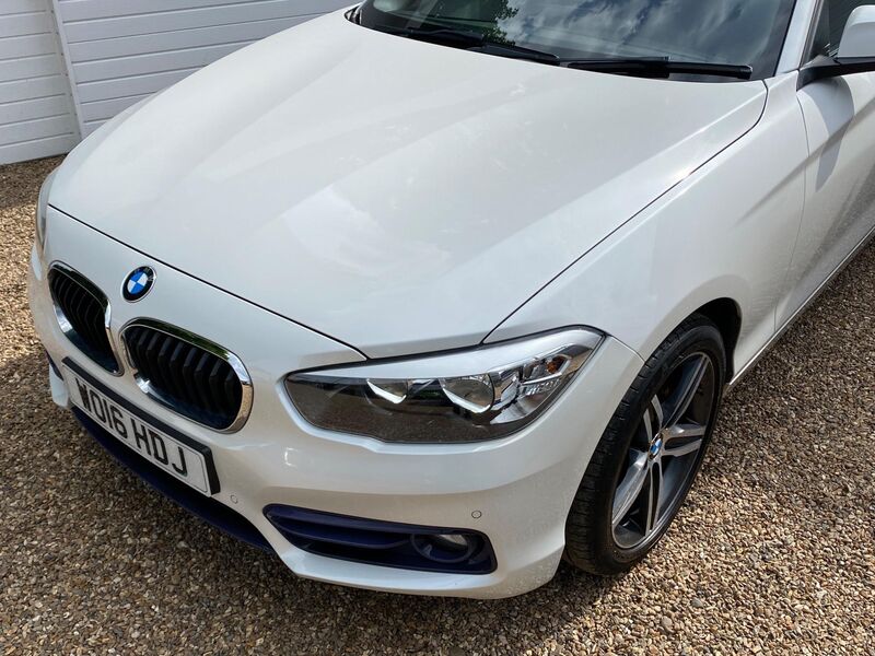 BMW 1 SERIES