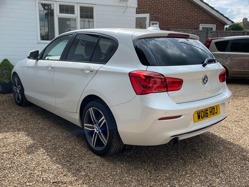 BMW 1 SERIES