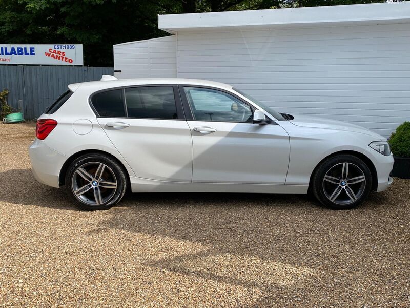 BMW 1 SERIES