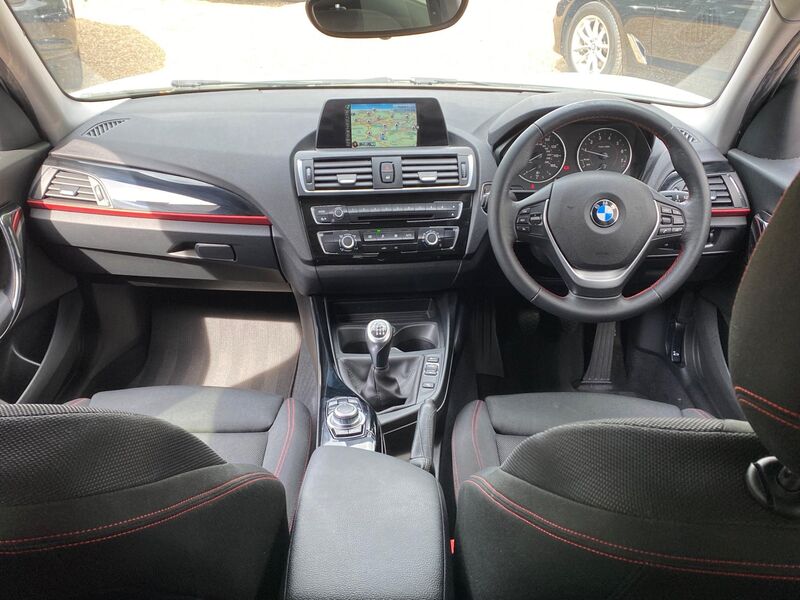 BMW 1 SERIES