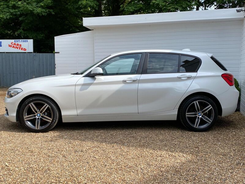 BMW 1 SERIES