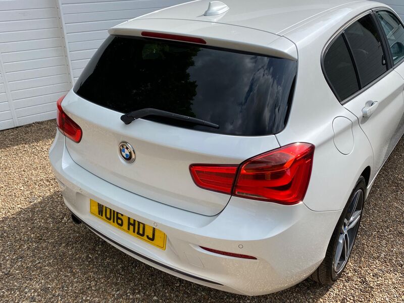 BMW 1 SERIES