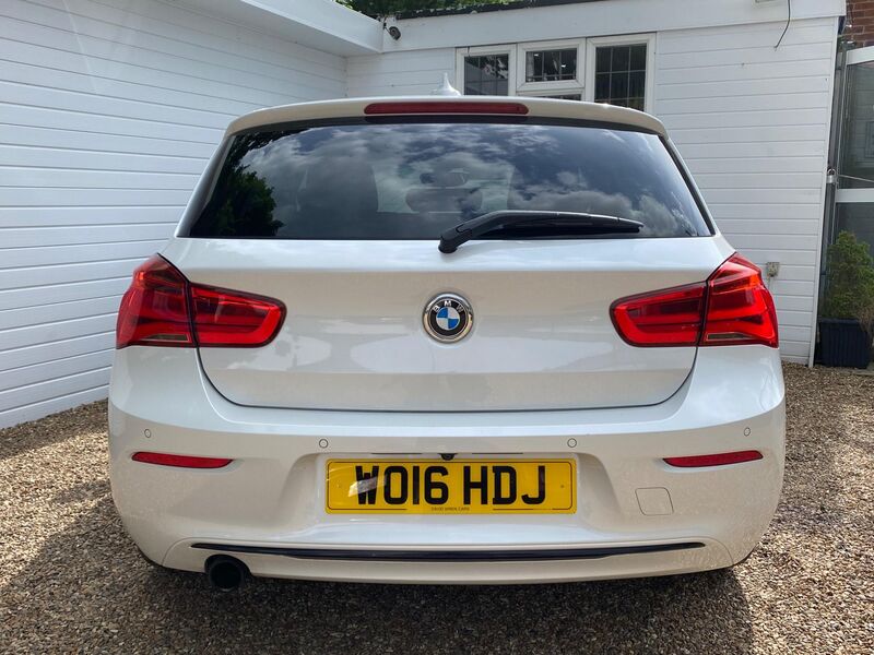 BMW 1 SERIES