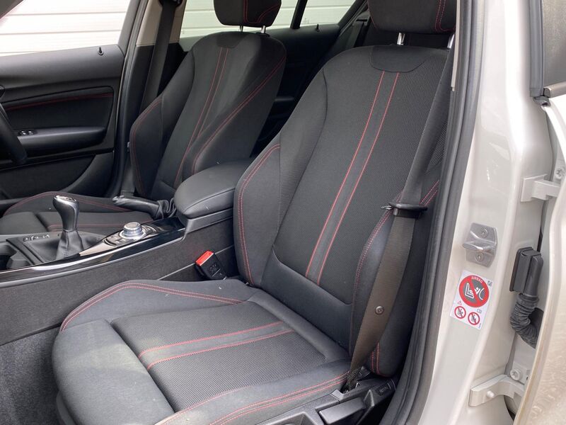 BMW 1 SERIES
