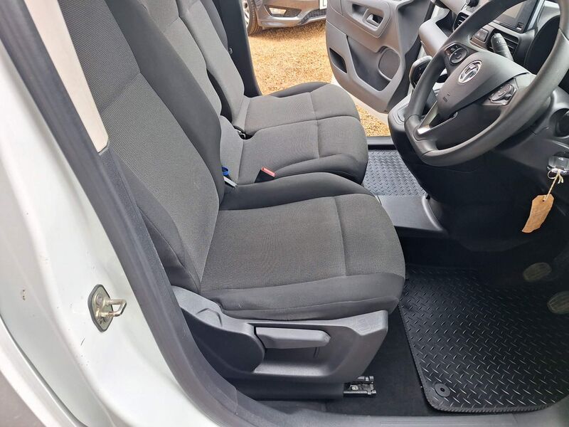 VAUXHALL COMBO