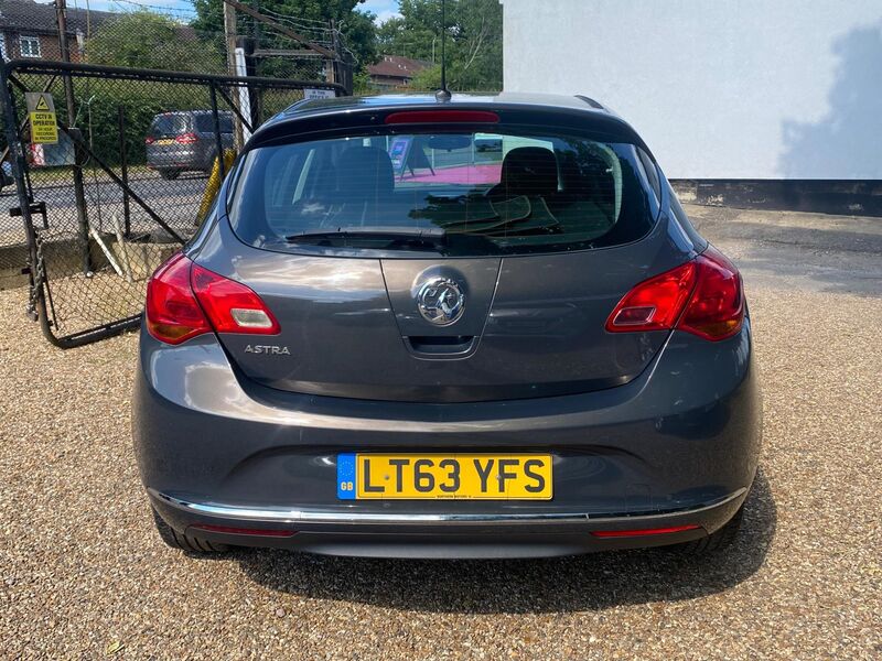 VAUXHALL ASTRA