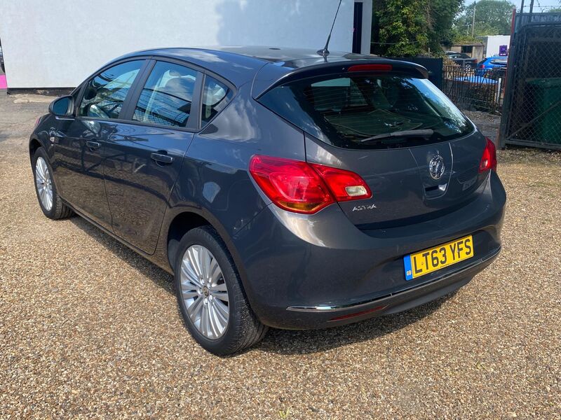 VAUXHALL ASTRA