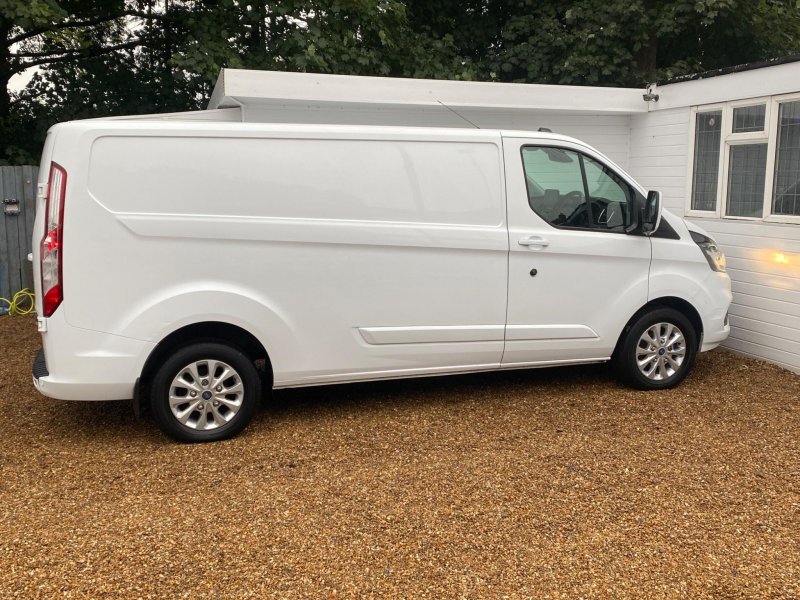 View FORD TRANSIT CUSTOM 2.0 300 EcoBlue Limited L2 H1 Euro 6 (s/s) 5dr