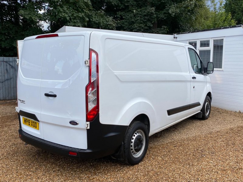 View FORD TRANSIT CUSTOM 2.0 300 EcoBlue L2 H1 Euro 6 5dr