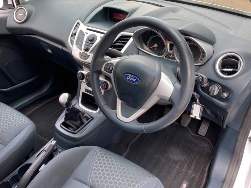 View FORD FIESTA 1.25 Zetec 5dr