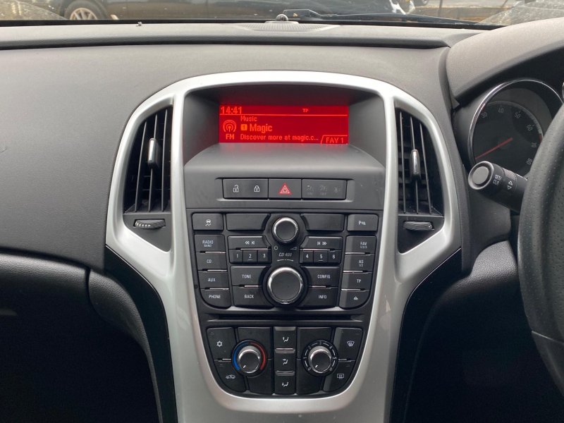 VAUXHALL ASTRA
