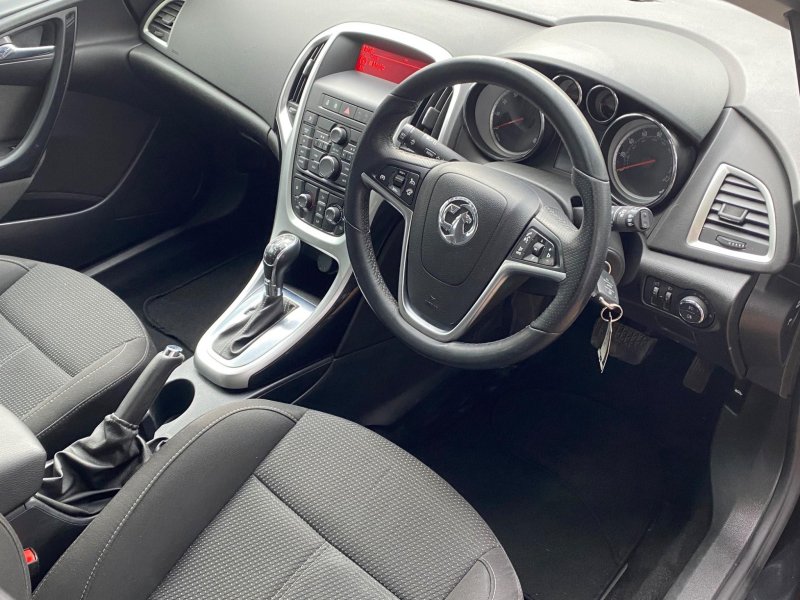 View VAUXHALL ASTRA 1.6i SRi Auto Euro 6 5dr