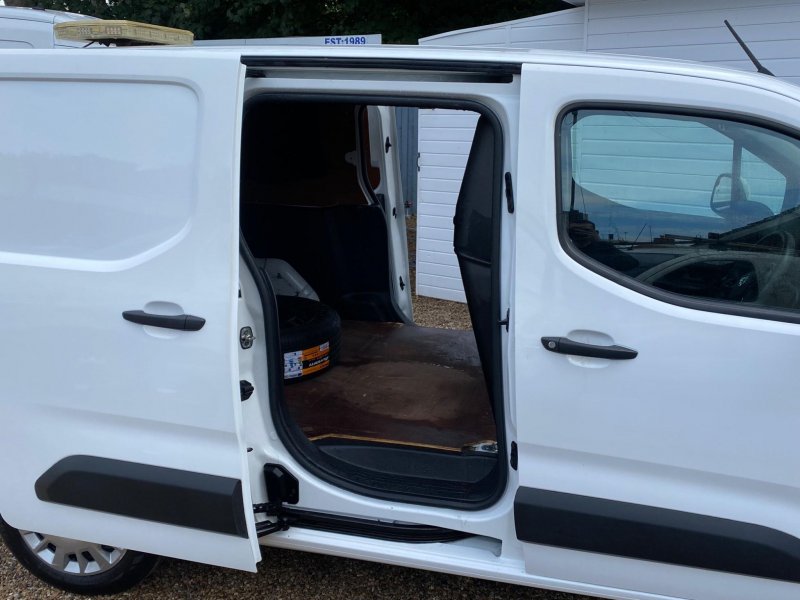 VAUXHALL COMBO