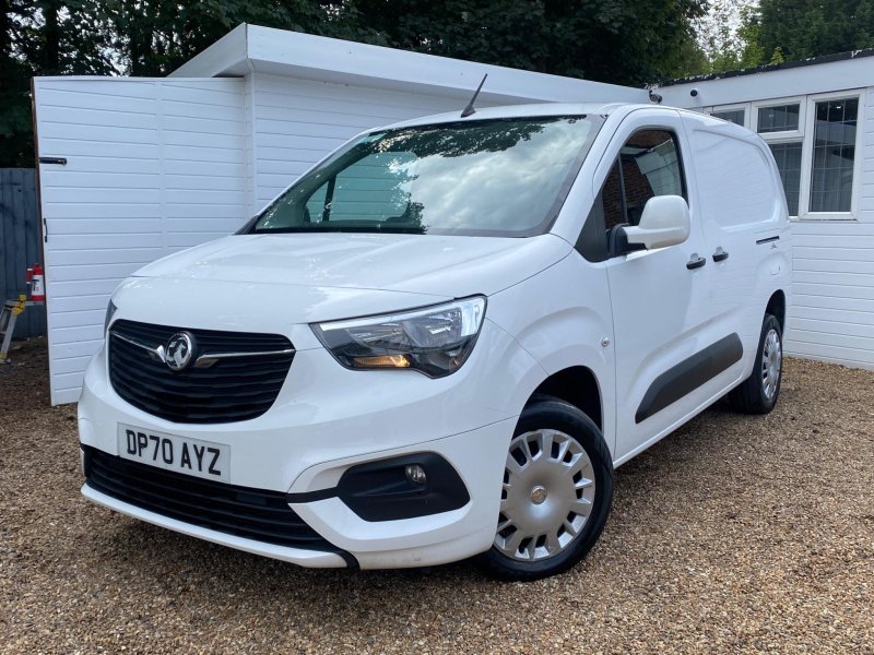 View VAUXHALL COMBO 1.5 Turbo D 2300 Sportive L2 H1 Euro 6 4dr