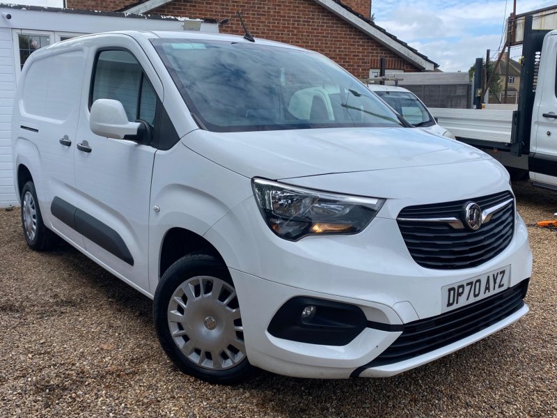 View VAUXHALL COMBO 1.5 Turbo D 2300 Sportive L2 H1 Euro 6 4dr